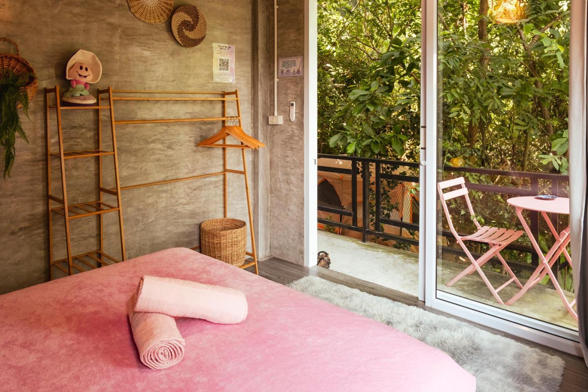 Wonderland Jungle Hostel Тау Экстерьер фото
