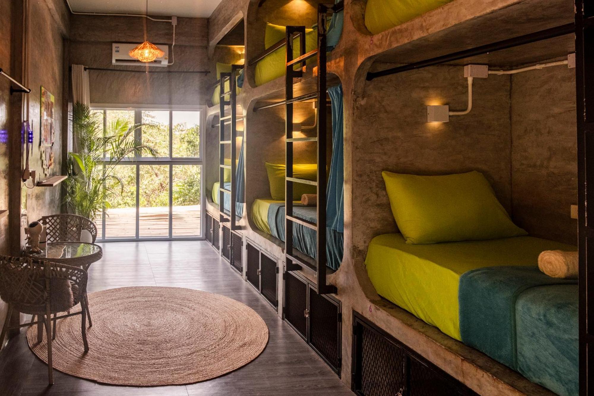 Wonderland Jungle Hostel Тау Экстерьер фото